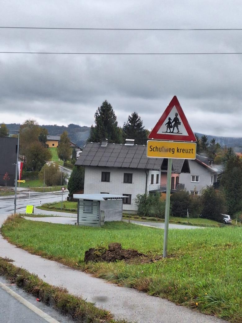 Schulweg kreuzt Schulweg kreuzt